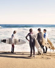 Image: Paola de Grenet surfers